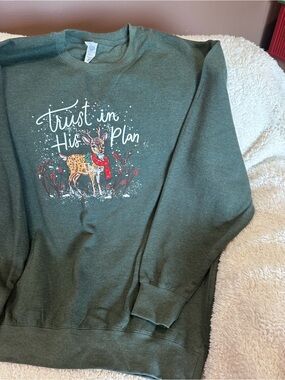 Women's Forest Green 'Trust in His Plan' Graphic Crewneck Sweatshirt